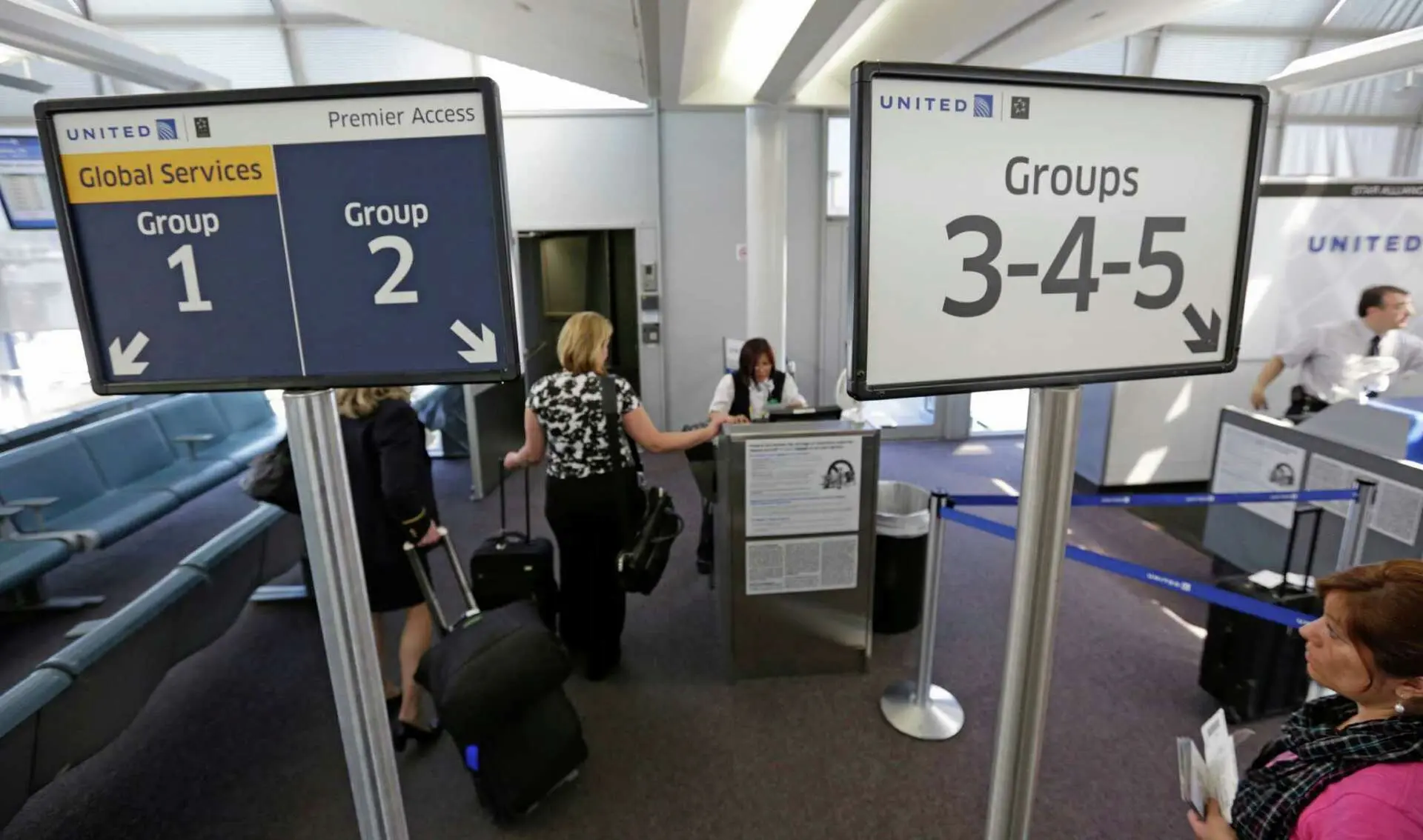 United Airlines Boarding Groups in Airport