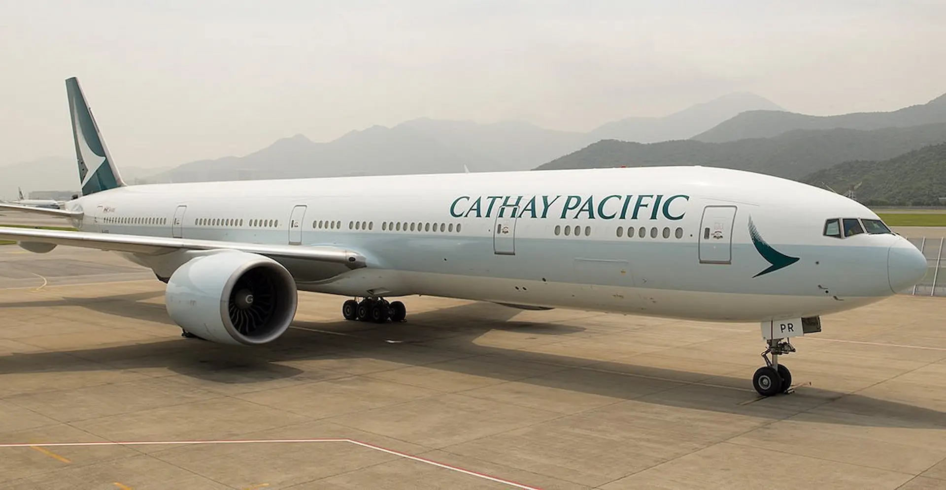 cathay pacific plane