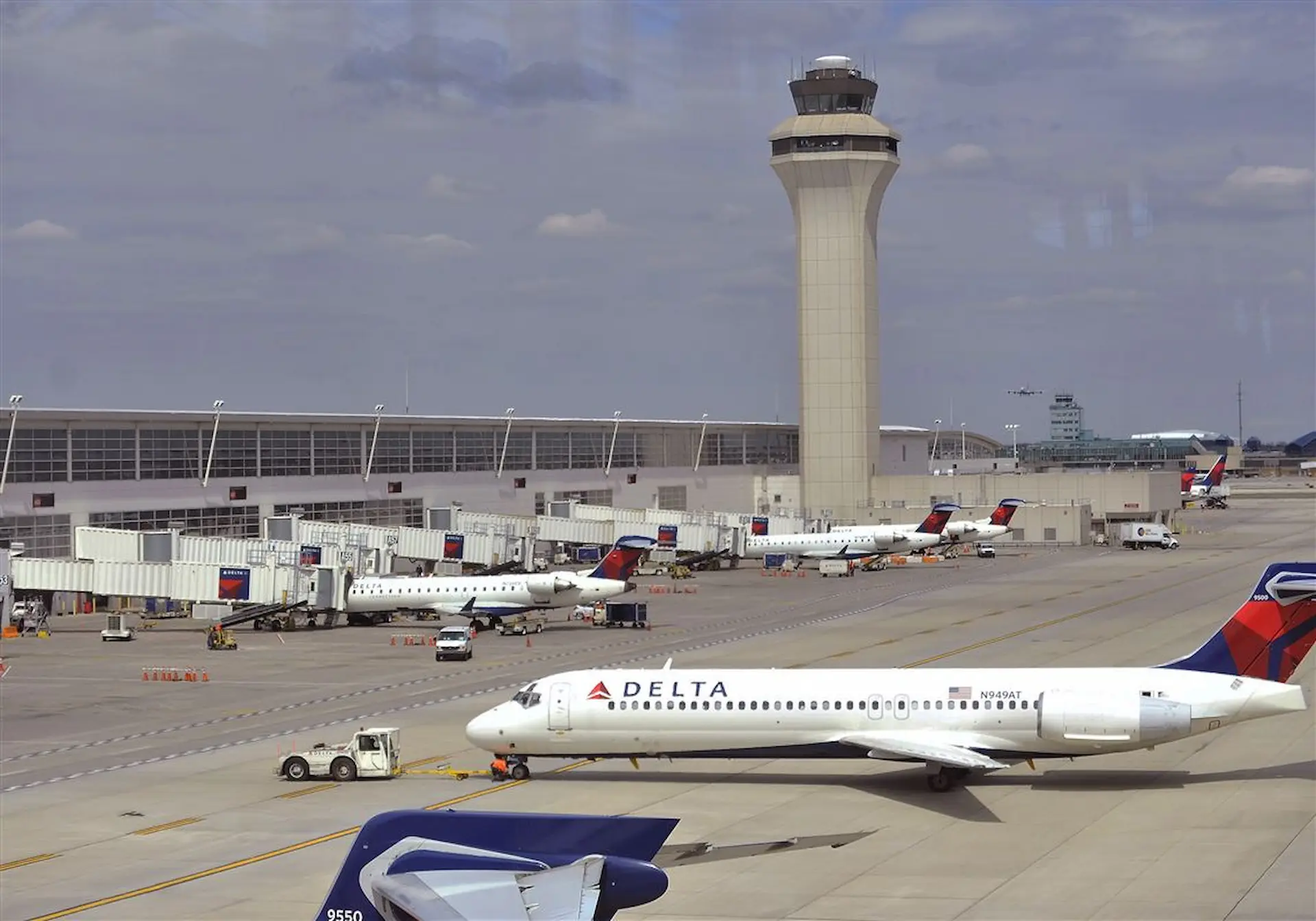 Delta Plane at Detroit Airport