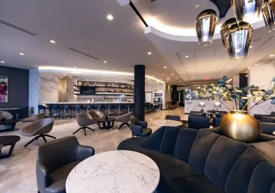 How to Get Into United Polaris Lounge