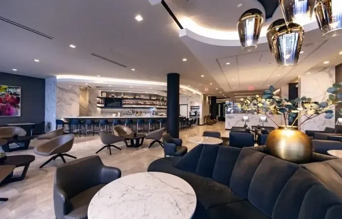 How to Get Into United Polaris Lounge