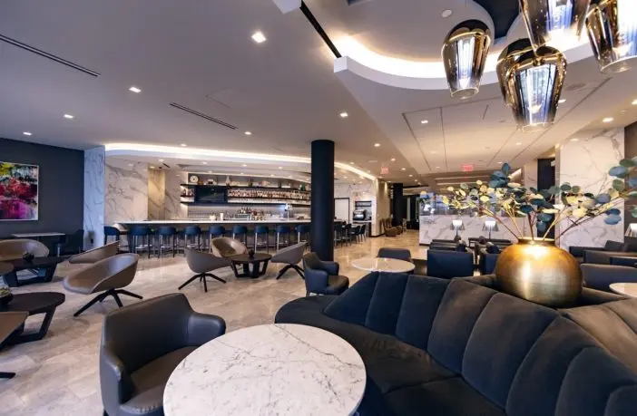 How to Get Into United Polaris Lounge