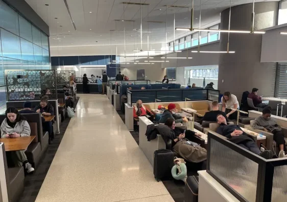 United Lounge Newark Terminal C