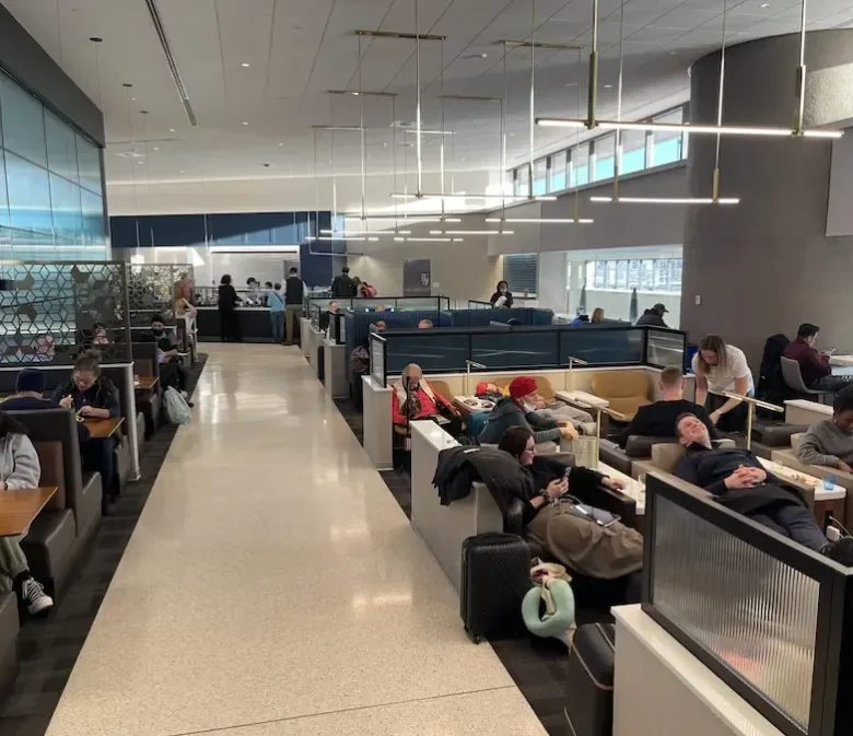 United Lounge Newark Terminal C