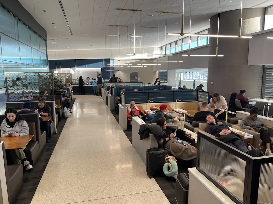 United Lounge Newark Terminal C