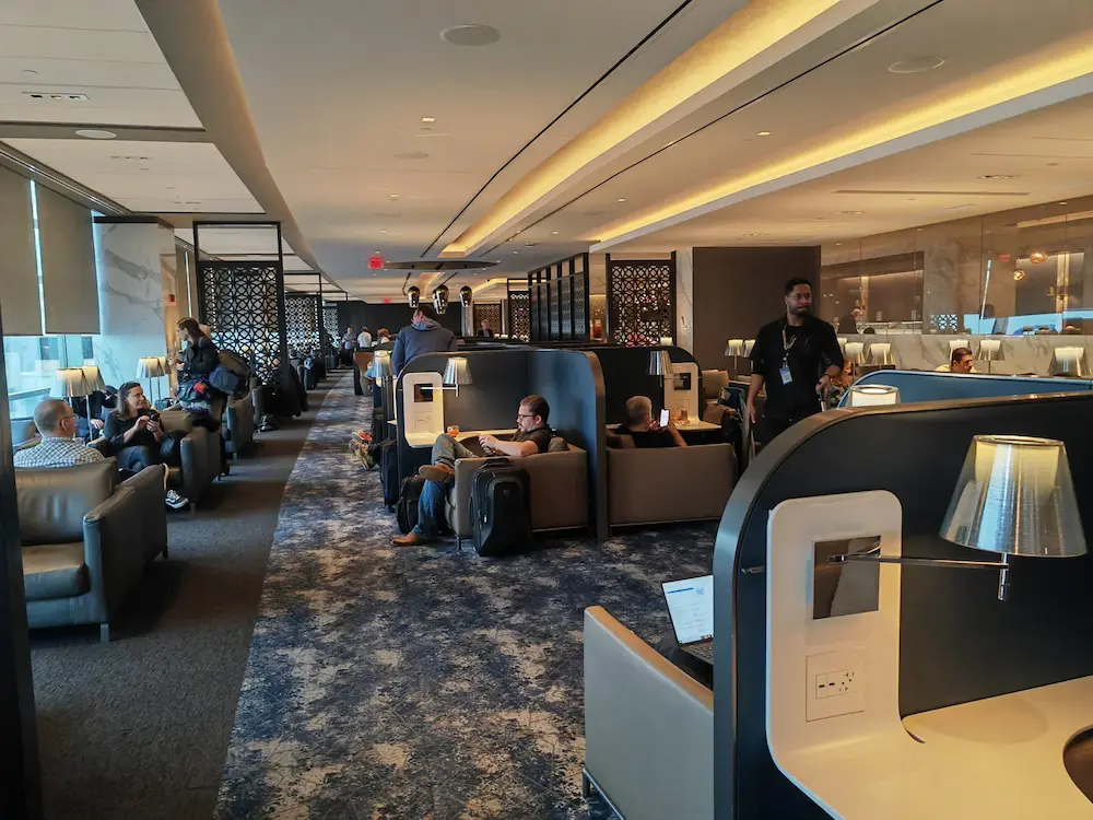 United Polaris Lounge Newark
