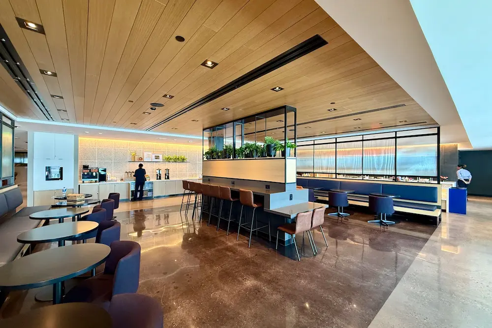 united club lounge in denver