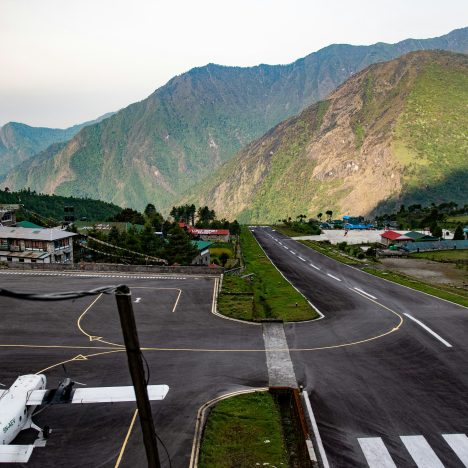 United Premium Plus vs Polaris Business: Which One Should You Book in 2025?