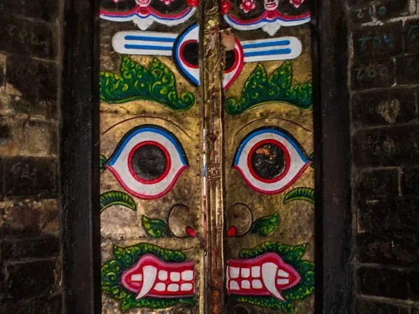 Aviation Entry Points Into the Himalayan Art World