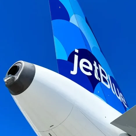 Emirates Airlines Review 2026: Cabins, Routes, Prices, Loyalty Program, and Everything You Need to Know Before You Fly