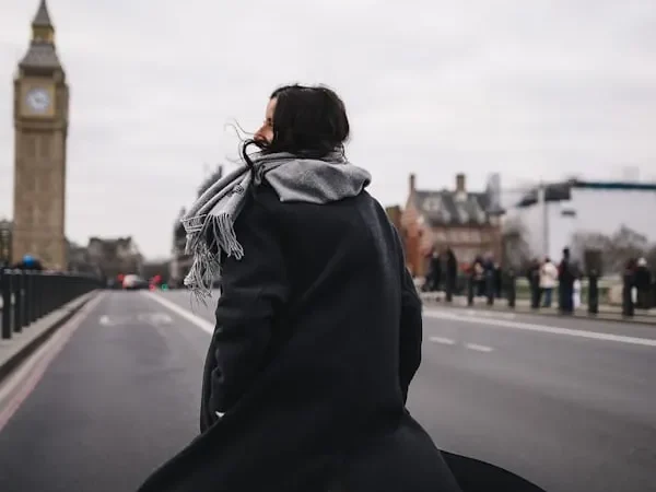 solo female traveler UK