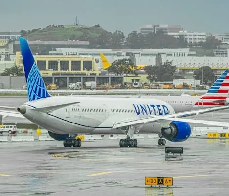 Can Families Board Early Without Paying Extra? Airline Family Boarding Rules (2026)