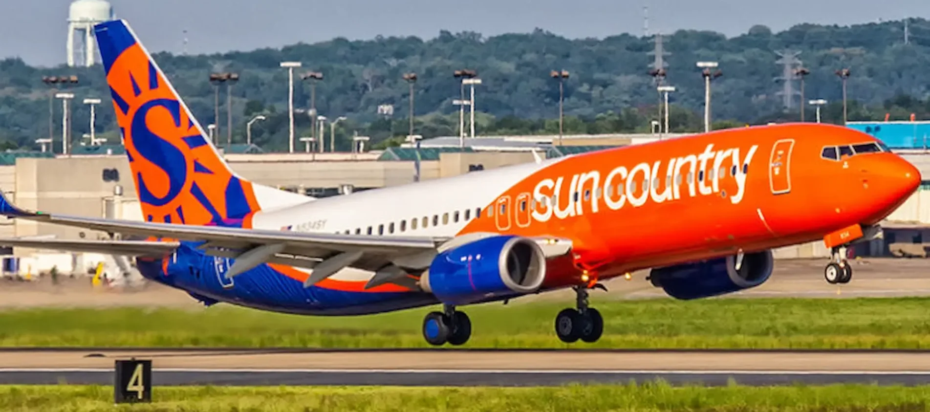 Sun Country Airlines Review