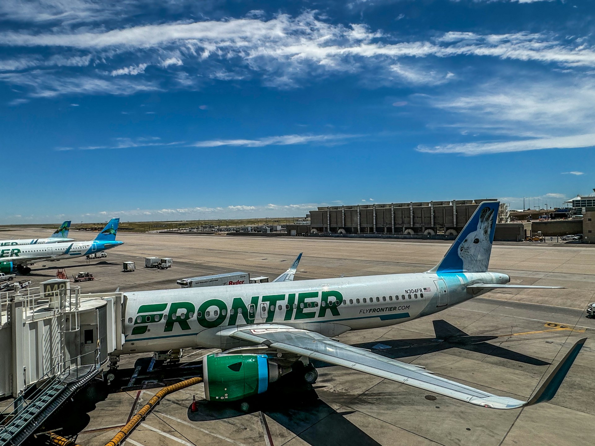 Frontier Airlines Carry-On Rules 2026: Sizes, Fees & How to Avoid Charges