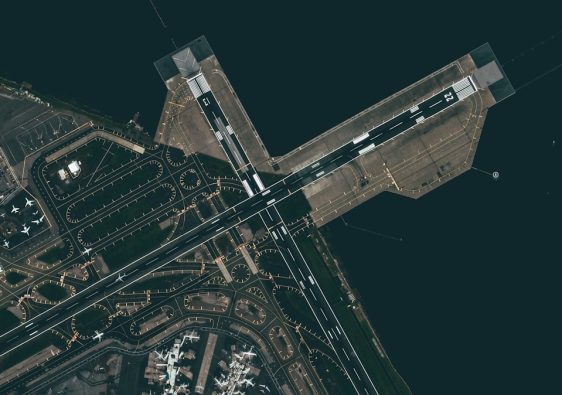 LaGuardia Airport Overview and Recent Transformations