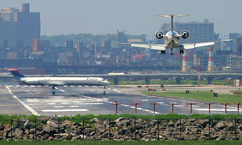 LaGuardia Airport's Runway 4