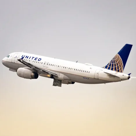 Flying United Economy? A Complete Guide to Food, Seating, and Travel Tips