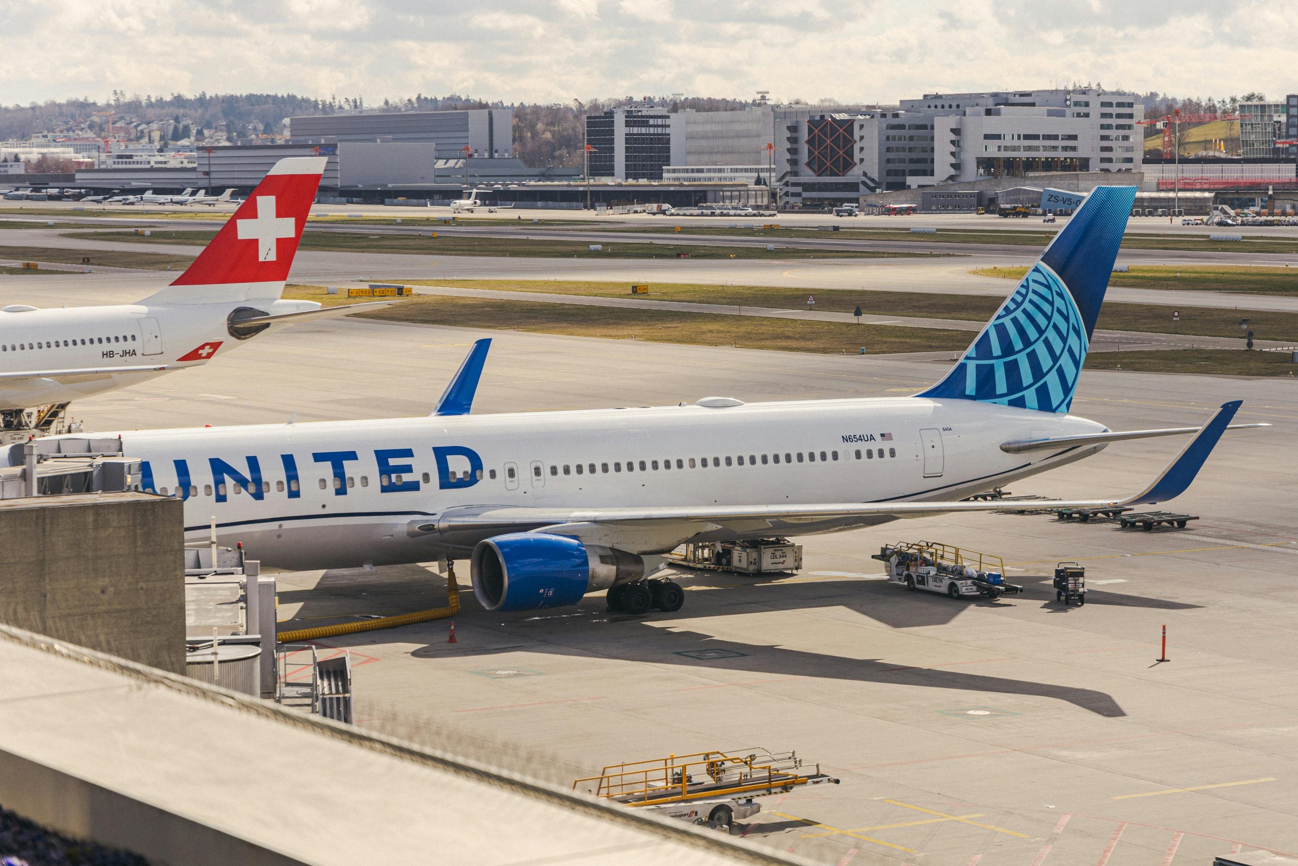 United Airlines Vacations 2026: Packages, Deals & How to Book Smart